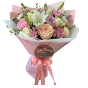 Ramo de flores surtidas con 5 rosas, 4 lilium y 5 claveles