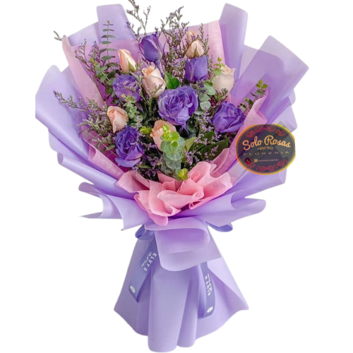 Ramo de 6 rosas rosadas y 6 moradas con envoltorio elegante